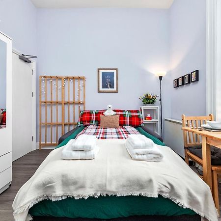 Olympia Kensington Stay Studio London Exteriör bild