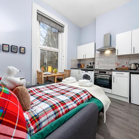 Olympia Kensington Stay Studio London Exteriör bild