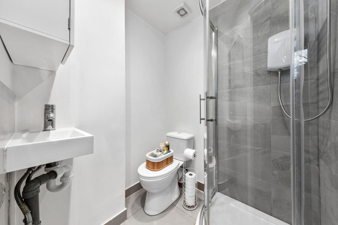 Olympia Kensington Stay Studio London Exteriör bild