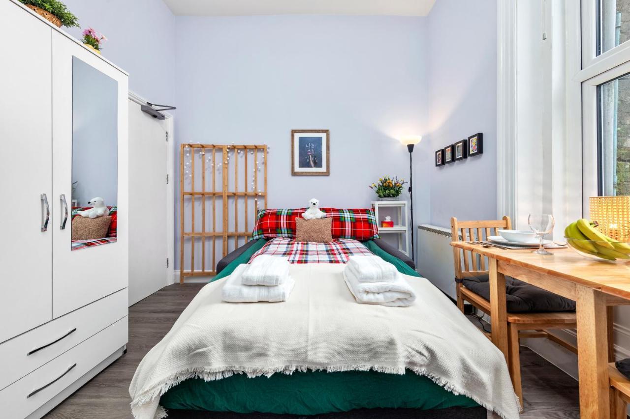 Olympia Kensington Stay Studio London Exteriör bild