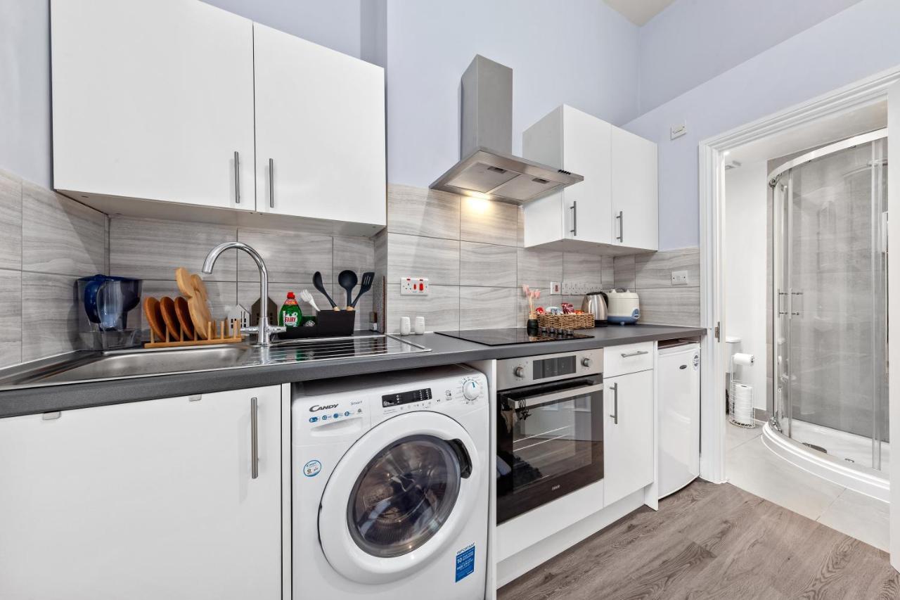 Olympia Kensington Stay Studio London Exteriör bild